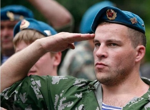 http://voenpro.ru/img/infolenta/130125_Den_VDV_ili_vsyo_o_rossiyskom_desante/04_Den_VDV_ili_vsyo_o_rossiyskom_desante.jpg