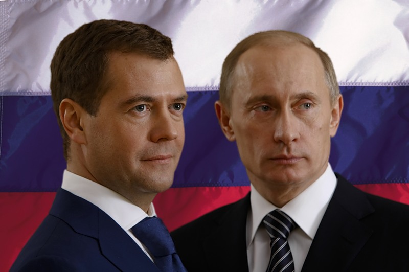 Флаг России и два президента